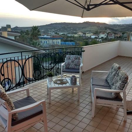 Seafront And Mountain View Penthouse Leilighet Martinsicuro Eksteriør bilde