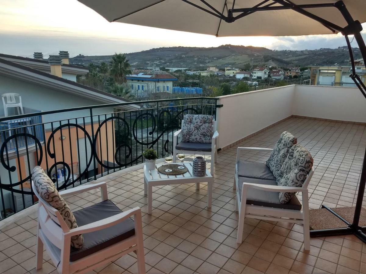 Seafront And Mountain View Penthouse Leilighet Martinsicuro Eksteriør bilde