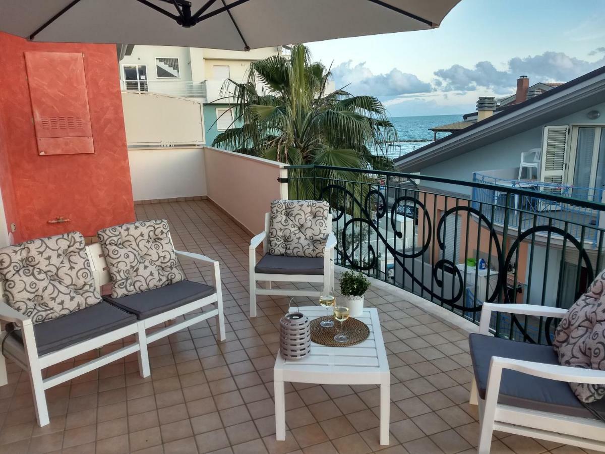 Seafront And Mountain View Penthouse Leilighet Martinsicuro Eksteriør bilde